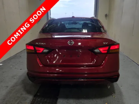 More photos of 2022 Nissan Altima 2.5 SV at Auto Boutique Ohio, OH