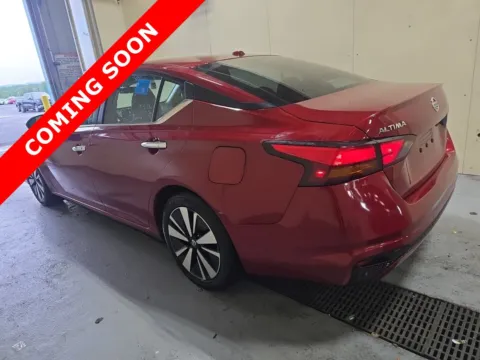 Another view of 2022 Nissan Altima 2.5 SV for sale in Columbus, OH at Auto Boutique Ohio
