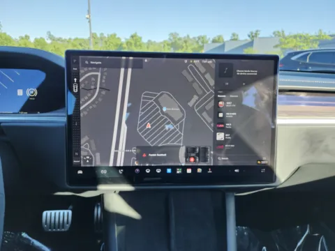 More photos of 2022 Tesla Model S at Auto Boutique Ohio, OH