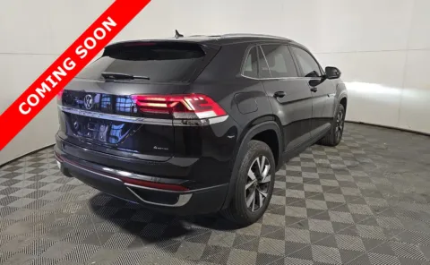 More photos of 2023 Volkswagen Atlas Cross Sport 2.0T SE at Auto Boutique Ohio, OH