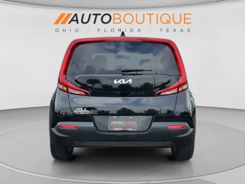 More photos of 2022 Kia Soul LX at Auto Boutique Ohio, OH