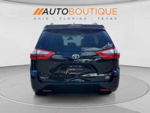 More photos of 2018 Toyota Sienna XLE at Auto Boutique Ohio, OH