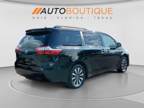 More photos of 2018 Toyota Sienna XLE at Auto Boutique Ohio, OH
