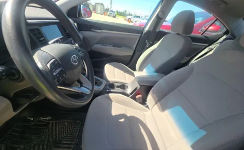 More photos of 2020 Hyundai Elantra SEL at Auto Boutique Ohio, OH