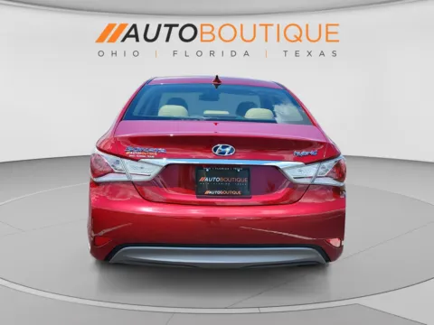 More photos of 2012 Hyundai Sonata Hybrid at Auto Boutique Ohio, OH