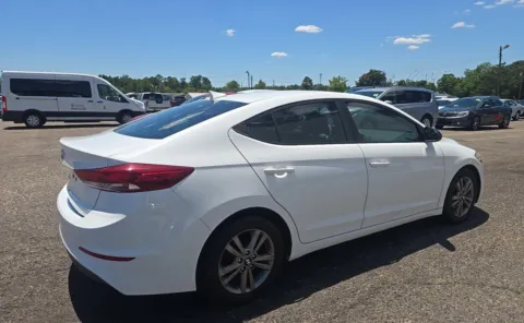 More photos of 2017 Hyundai Elantra SE at Auto Boutique Ohio, OH