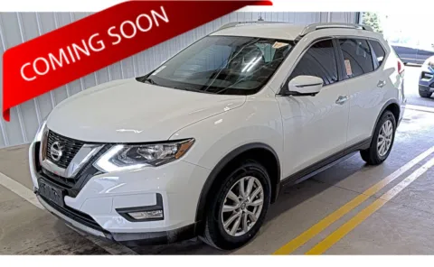White 2017 Nissan Rogue SV for sale in Columbus, OH