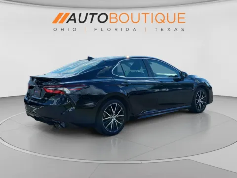 More photos of 2021 Toyota Camry SE at Auto Boutique Ohio, OH
