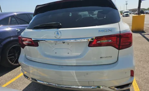 More photos of 2020 Acura MDX w/Advance Pkg at Auto Boutique Ohio, OH