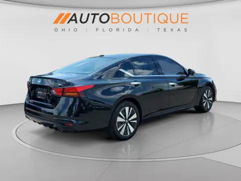 More photos of 2019 Nissan Altima 2.5 SL at Auto Boutique Ohio, OH