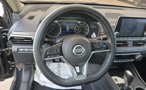 More photos of 2019 Nissan Altima 2.5 SL at Auto Boutique Ohio, OH
