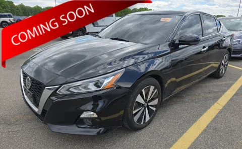 Black 2019 Nissan Altima 2.5 SL for sale in Columbus, OH