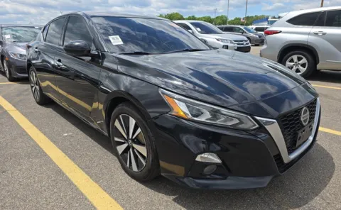Another view of 2019 Nissan Altima 2.5 SL for sale in Columbus, OH at Auto Boutique Ohio