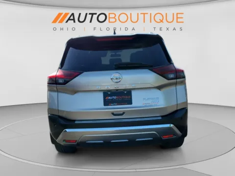 More photos of 2021 Nissan Rogue Platinum at Auto Boutique Ohio, OH