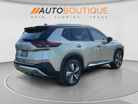 More photos of 2021 Nissan Rogue Platinum at Auto Boutique Ohio, OH