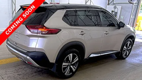 More photos of 2021 Nissan Rogue Platinum at Auto Boutique Ohio, OH
