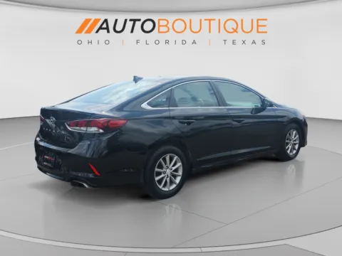More photos of 2019 Hyundai Sonata SE at Auto Boutique Ohio, OH