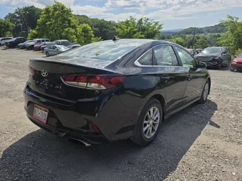 More photos of 2019 Hyundai Sonata SE at Auto Boutique Ohio, OH