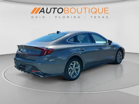 More photos of 2022 Hyundai Sonata SEL at Auto Boutique Ohio, OH