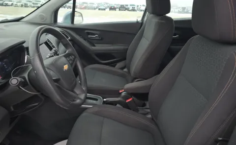 More photos of 2020 Chevrolet Trax LS at Auto Boutique Ohio, OH