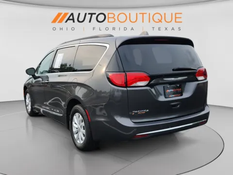 Another view of 2017 Chrysler Pacifica Touring-L for sale in Columbus, OH at Auto Boutique Ohio