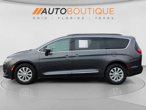 Photos of 2017 Chrysler Pacifica Touring-L for sale in Columbus, OH at Auto Boutique Ohio