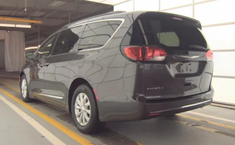 More photos of 2017 Chrysler Pacifica Touring-L at Auto Boutique Ohio, OH