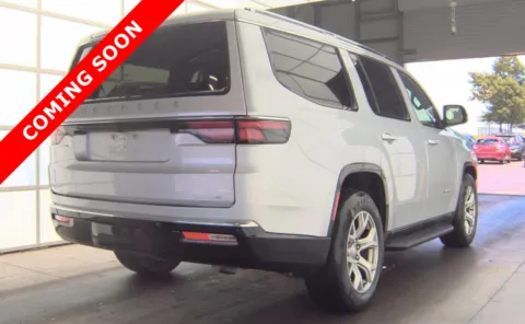 More photos of 2022 Jeep Wagoneer Series II at Auto Boutique Ohio, OH
