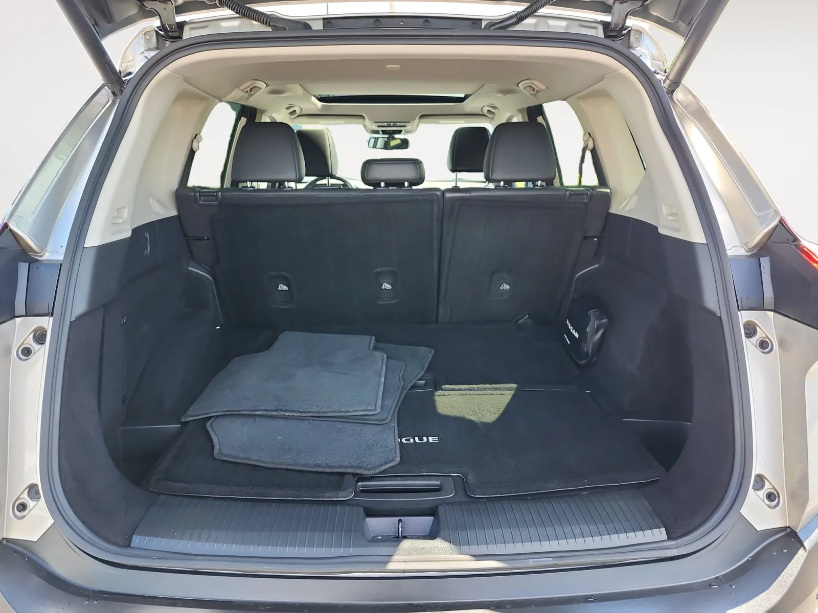 Nissan Rogue photo 16