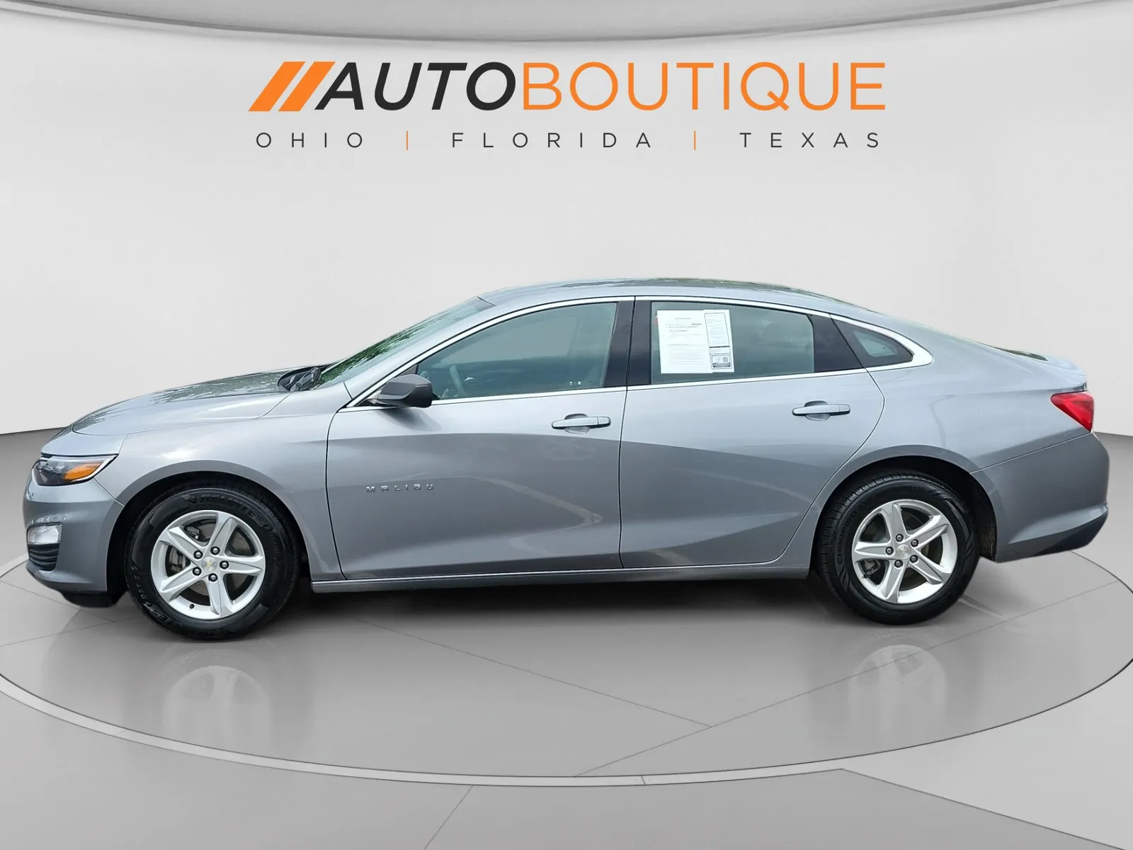 Chevrolet Malibu photo 2