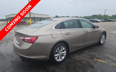 More photos of 2022 Chevrolet Malibu LT at Auto Boutique Ohio, OH