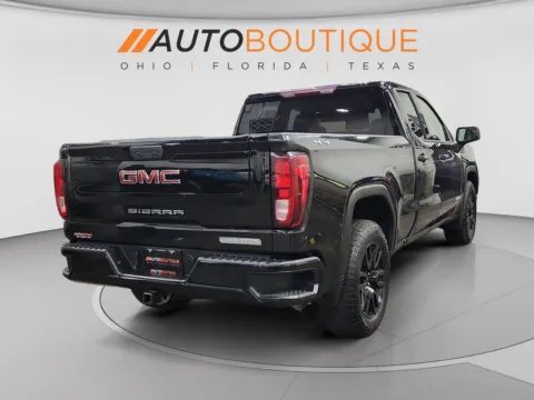 More photos of 2022 GMC Sierra 1500 Limited Elevation at Auto Boutique Ohio, OH