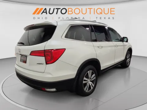 More photos of 2018 Honda Pilot EX-L at Auto Boutique Ohio, OH