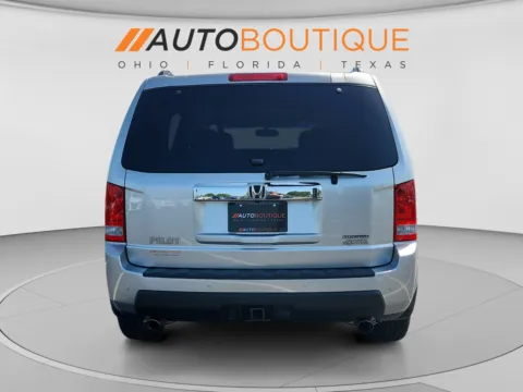 More photos of 2010 Honda Pilot Touring at Auto Boutique Ohio, OH