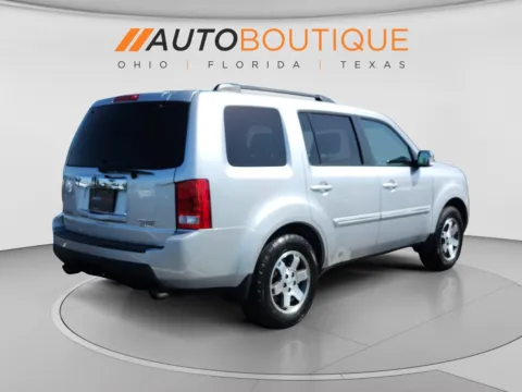 More photos of 2010 Honda Pilot Touring at Auto Boutique Ohio, OH