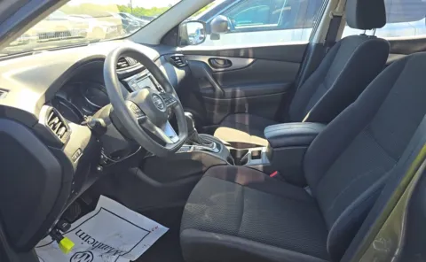 More photos of 2020 Nissan Rogue Sport S at Auto Boutique Ohio, OH