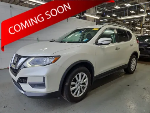 White 2018 Nissan Rogue SV for sale in Columbus, OH