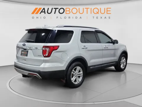 More photos of 2017 Ford Explorer XLT at Auto Boutique Ohio, OH