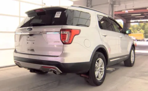 More photos of 2017 Ford Explorer XLT at Auto Boutique Ohio, OH