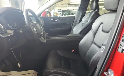 More photos of 2019 Volvo XC60 Momentum at Auto Boutique Ohio, OH