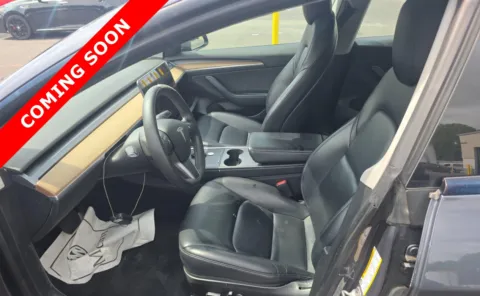 More photos of 2022 Tesla Model 3 at Auto Boutique Ohio, OH