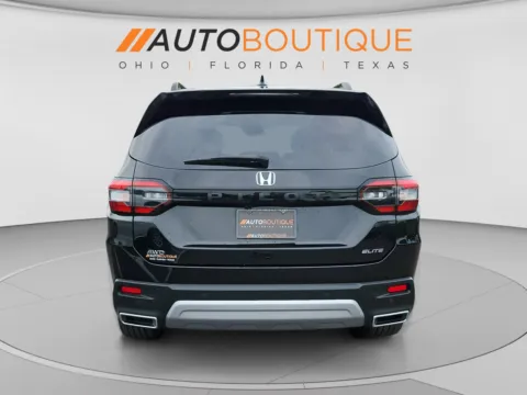 More photos of 2023 Honda Pilot Elite at Auto Boutique Ohio, OH