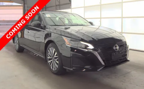 Another view of 2023 Nissan Altima 2.5 SV for sale in Columbus, OH at Auto Boutique Ohio