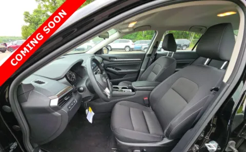 More photos of 2023 Nissan Altima 2.5 SV at Auto Boutique Ohio, OH