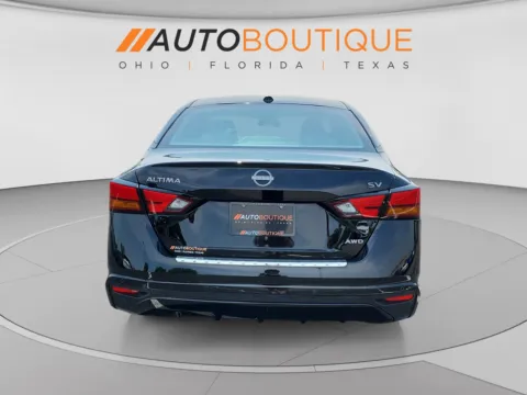 More photos of 2023 Nissan Altima 2.5 SV at Auto Boutique Ohio, OH