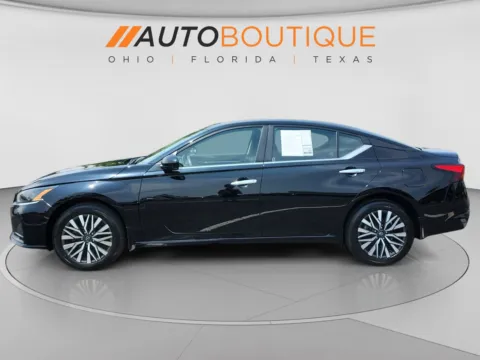 Photos of 2023 Nissan Altima 2.5 SV for sale in Columbus, OH at Auto Boutique Ohio