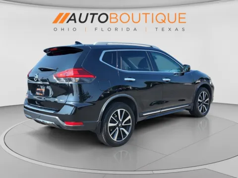 More photos of 2017 Nissan Rogue SL at Auto Boutique Ohio, OH