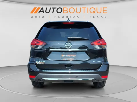 More photos of 2017 Nissan Rogue SL at Auto Boutique Ohio, OH