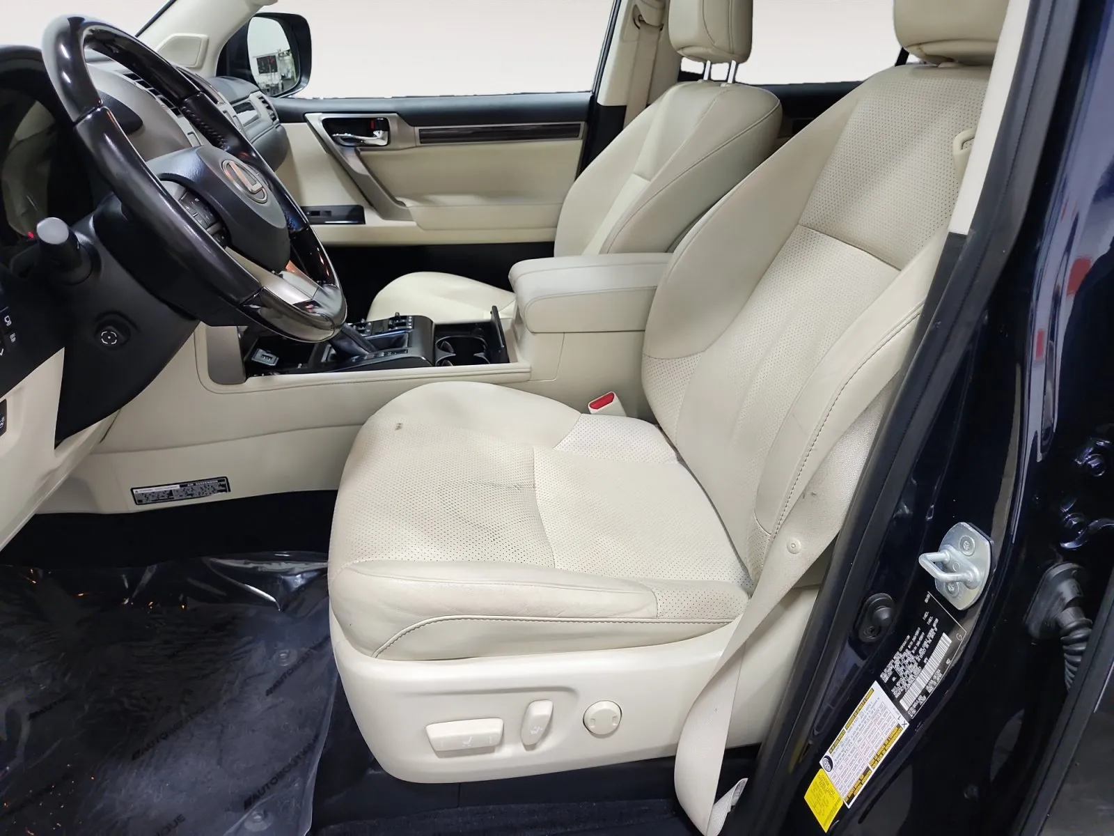 Lexus GX photo 9