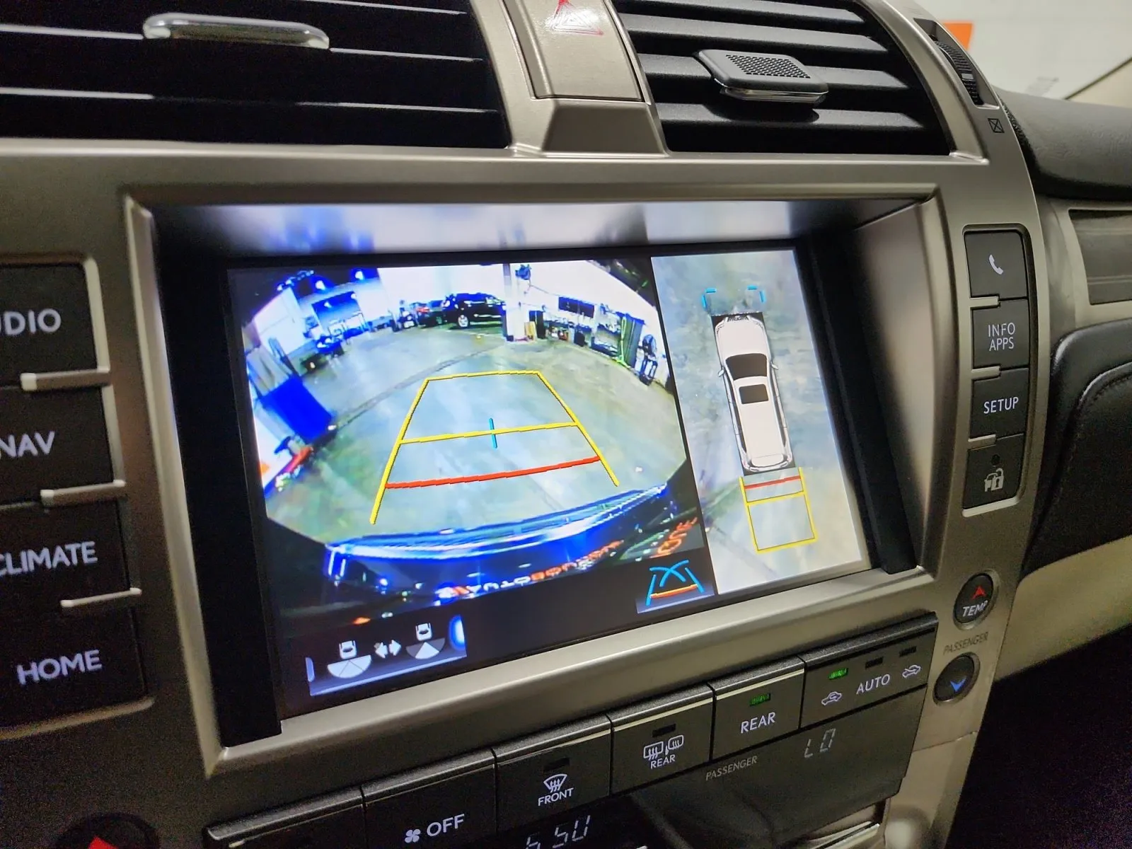 Lexus GX photo 22